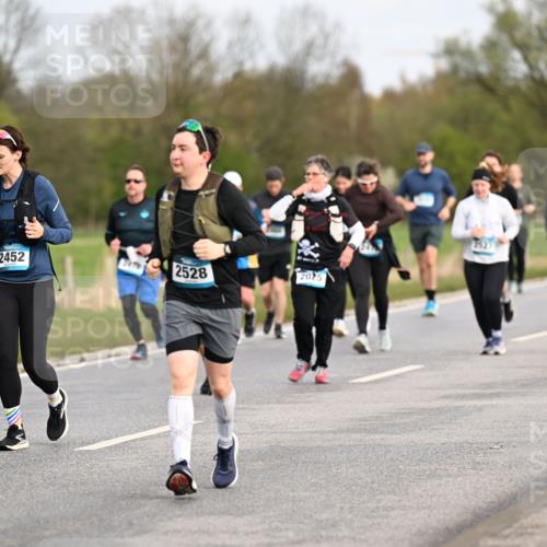 12.04.2026 - 45. Internationalen Wilhelmsburger Insellauf Dr. Thomas Lammeyer http://msf.ph/oto/9436720 12.04.2026 09:28:33 Laufen 89, 2452, 2528, 2025, 2520 meine-sportfotos.de