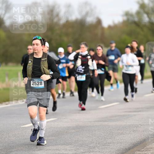 12.04.2026 - 45. Internationalen Wilhelmsburger Insellauf Dr. Thomas Lammeyer http://msf.ph/oto/9436723 12.04.2026 09:28:34 Laufen 2452, 2528 meine-sportfotos.de