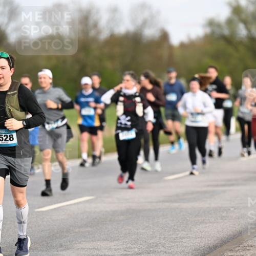 12.04.2026 - 45. Internationalen Wilhelmsburger Insellauf Dr. Thomas Lammeyer http://msf.ph/oto/9436729 12.04.2026 09:28:35 Laufen 2528 meine-sportfotos.de