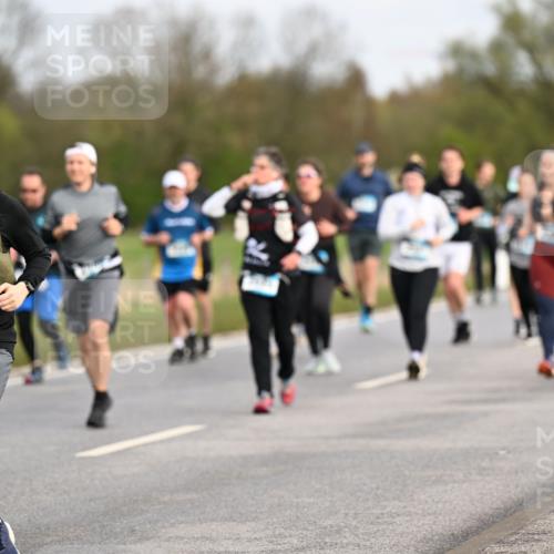 12.04.2026 - 45. Internationalen Wilhelmsburger Insellauf Dr. Thomas Lammeyer http://msf.ph/oto/9436731 12.04.2026 09:28:35 Laufen 2528 meine-sportfotos.de