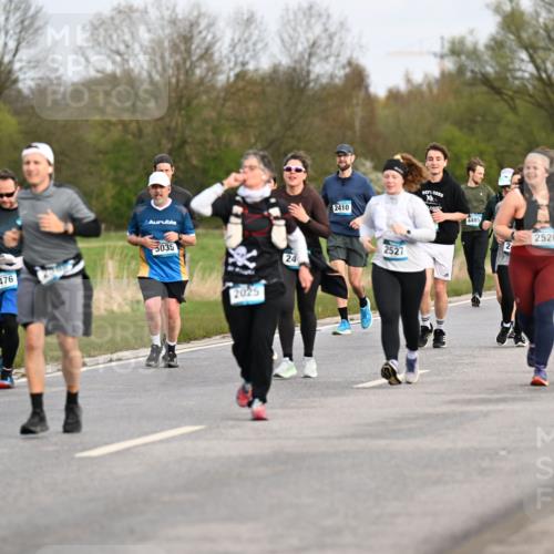 12.04.2026 - 45. Internationalen Wilhelmsburger Insellauf Dr. Thomas Lammeyer http://msf.ph/oto/9436732 12.04.2026 09:28:36 Laufen 130, 2476, 5035, 2025, 24, 2410, 2521, 4485, 2, 2526 meine-sportfotos.de