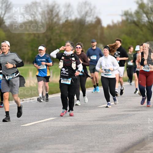 12.04.2026 - 45. Internationalen Wilhelmsburger Insellauf Dr. Thomas Lammeyer http://msf.ph/oto/9436733 12.04.2026 09:28:36 Laufen 24, 2588, 5035, 2025, 2527, 2526 meine-sportfotos.de
