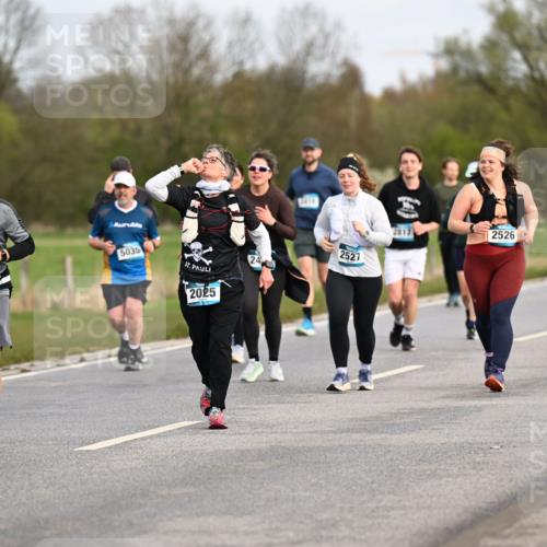 12.04.2026 - 45. Internationalen Wilhelmsburger Insellauf Dr. Thomas Lammeyer http://msf.ph/oto/9436736 12.04.2026 09:28:36 Laufen 5035, 2025, 24, 2521, 2817, 2526 meine-sportfotos.de