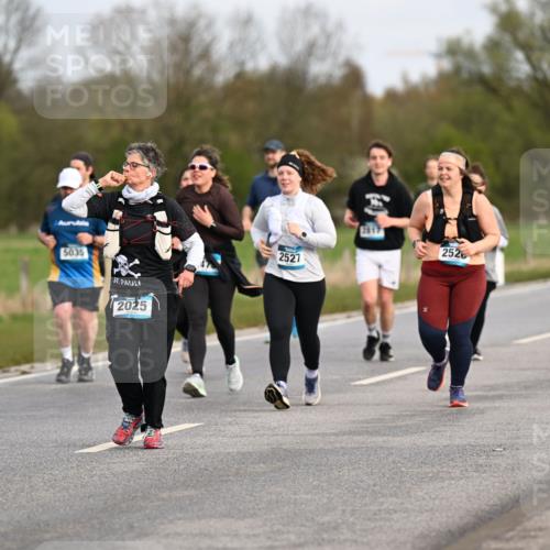 12.04.2026 - 45. Internationalen Wilhelmsburger Insellauf Dr. Thomas Lammeyer http://msf.ph/oto/9436741 12.04.2026 09:28:37 Laufen 2569, 5035, 2025, 2527, 2817, 252 meine-sportfotos.de