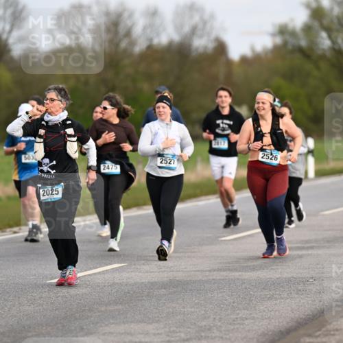 12.04.2026 - 45. Internationalen Wilhelmsburger Insellauf Dr. Thomas Lammeyer http://msf.ph/oto/9436744 12.04.2026 09:28:37 Laufen 503, 2025, 2475, 2527, 2817, 2526 meine-sportfotos.de