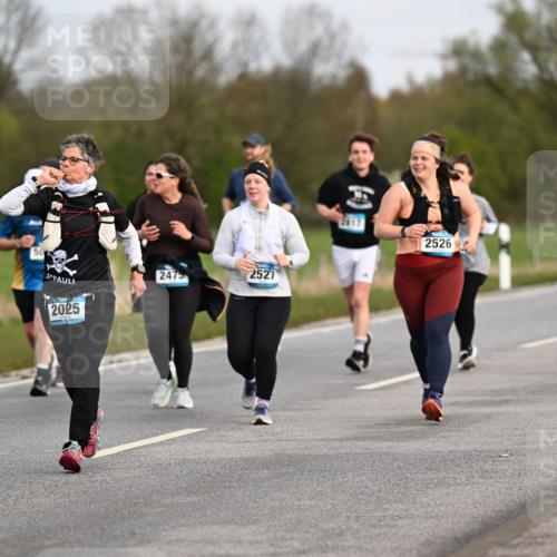12.04.2026 - 45. Internationalen Wilhelmsburger Insellauf Dr. Thomas Lammeyer http://msf.ph/oto/9436745 12.04.2026 09:28:38 Laufen 2475, 2527, 2025, 2526 meine-sportfotos.de
