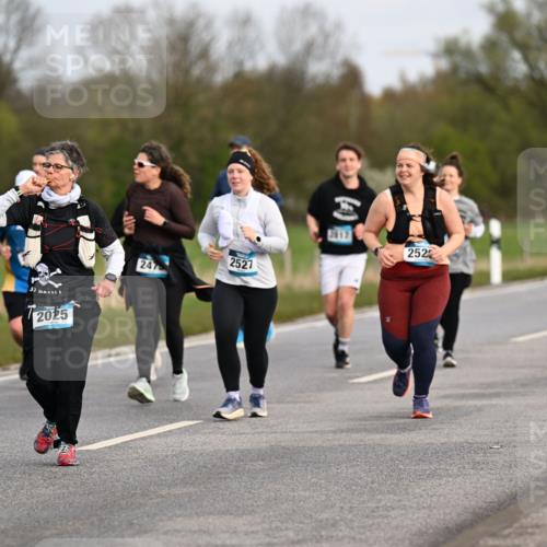 12.04.2026 - 45. Internationalen Wilhelmsburger Insellauf Dr. Thomas Lammeyer http://msf.ph/oto/9436746 12.04.2026 09:28:38 Laufen 2025, 247, 2527, 2522 meine-sportfotos.de