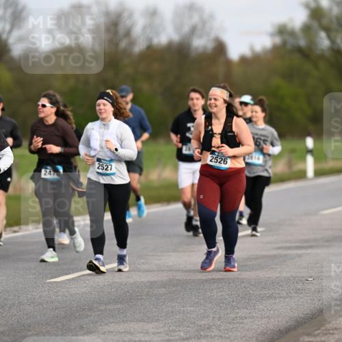12.04.2026 - 45. Internationalen Wilhelmsburger Insellauf Dr. Thomas Lammeyer http://msf.ph/oto/9436752 12.04.2026 09:28:38 Laufen 7, 2025, 247, 2527, 2526, 65, 2016 meine-sportfotos.de
