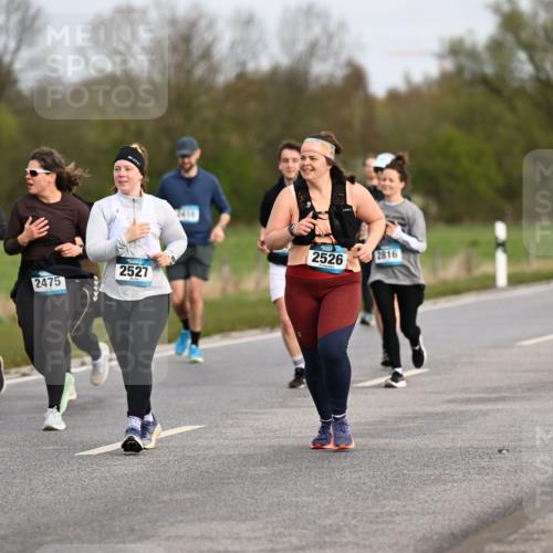 12.04.2026 - 45. Internationalen Wilhelmsburger Insellauf Dr. Thomas Lammeyer http://msf.ph/oto/9436753 12.04.2026 09:28:39 Laufen 2025, 035, 2527, 2475, 3416, 2526, 2816 meine-sportfotos.de