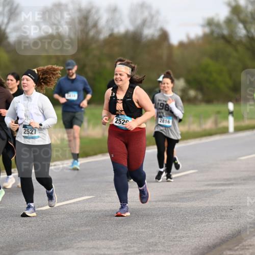 12.04.2026 - 45. Internationalen Wilhelmsburger Insellauf Dr. Thomas Lammeyer http://msf.ph/oto/9436757 12.04.2026 09:28:39 Laufen 5035, 254, 2475, 2527, 2418, 252, 196, 2816 meine-sportfotos.de
