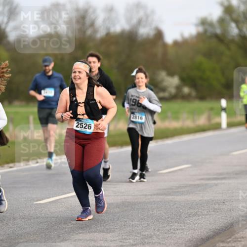 12.04.2026 - 45. Internationalen Wilhelmsburger Insellauf Dr. Thomas Lammeyer http://msf.ph/oto/9436763 12.04.2026 09:28:40 Laufen 2475, 252, 2526, 196, 2816 meine-sportfotos.de