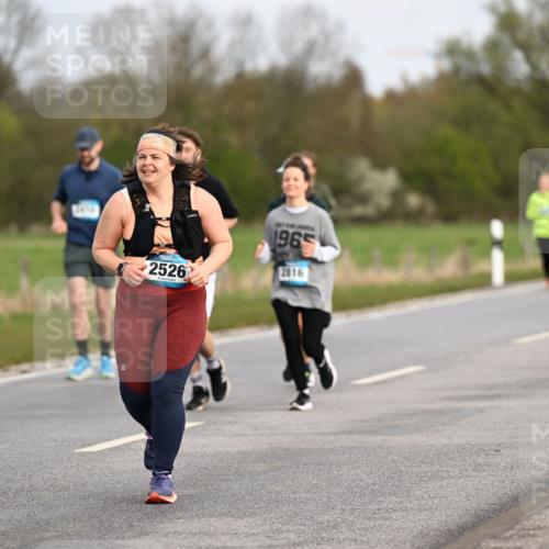 12.04.2026 - 45. Internationalen Wilhelmsburger Insellauf Dr. Thomas Lammeyer http://msf.ph/oto/9436765 12.04.2026 09:28:40 Laufen 2527, 2526, 1965, 2816 meine-sportfotos.de