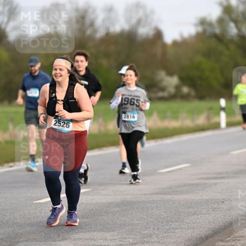 12.04.2026 - 45. Internationalen Wilhelmsburger Insellauf Dr. Thomas Lammeyer http://msf.ph/oto/9436766 12.04.2026 09:28:41 Laufen 2527, 2526, 1965, 2816 meine-sportfotos.de