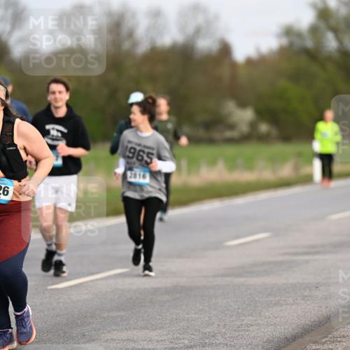 12.04.2026 - 45. Internationalen Wilhelmsburger Insellauf Dr. Thomas Lammeyer http://msf.ph/oto/9436772 12.04.2026 09:28:42 Laufen 1965, 2816, 2526 meine-sportfotos.de