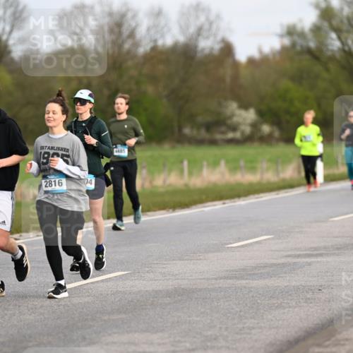 12.04.2026 - 45. Internationalen Wilhelmsburger Insellauf Dr. Thomas Lammeyer http://msf.ph/oto/9436778 12.04.2026 09:28:43 Laufen 2410, 2817, 92, 2816, 04, 4485, 2245 meine-sportfotos.de
