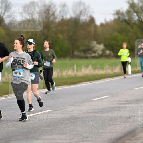 12.04.2026 - 45. Internationalen Wilhelmsburger Insellauf Dr. Thomas Lammeyer http://msf.ph/oto/9436779 12.04.2026 09:28:43 Laufen 2410, 2817, 965, 2816, 04, 4485 meine-sportfotos.de