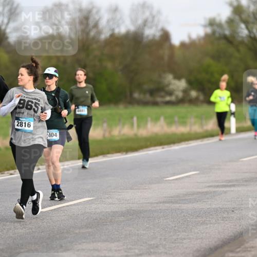 12.04.2026 - 45. Internationalen Wilhelmsburger Insellauf Dr. Thomas Lammeyer http://msf.ph/oto/9436780 12.04.2026 09:28:43 Laufen 2410, 2817, 965, 2816, 404, 4485 meine-sportfotos.de