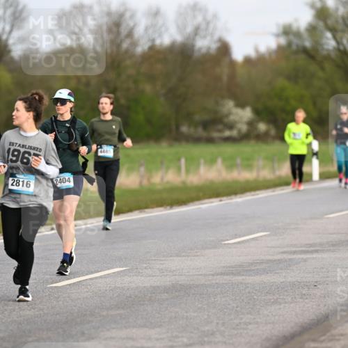12.04.2026 - 45. Internationalen Wilhelmsburger Insellauf Dr. Thomas Lammeyer http://msf.ph/oto/9436781 12.04.2026 09:28:43 Laufen 2410, 1965, 2817, 2816, 2404, 4485 meine-sportfotos.de