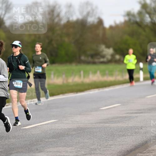 12.04.2026 - 45. Internationalen Wilhelmsburger Insellauf Dr. Thomas Lammeyer http://msf.ph/oto/9436784 12.04.2026 09:28:43 Laufen 2817, 2816, 2404 meine-sportfotos.de