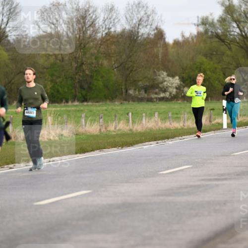 12.04.2026 - 45. Internationalen Wilhelmsburger Insellauf Dr. Thomas Lammeyer http://msf.ph/oto/9436785 12.04.2026 09:28:44 Laufen 4485, 95, 5616, 234, 2245, 3689 meine-sportfotos.de
