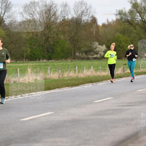 12.04.2026 - 45. Internationalen Wilhelmsburger Insellauf Dr. Thomas Lammeyer http://msf.ph/oto/9436791 12.04.2026 09:28:45 Laufen 4485, 616, 2245, 232, 2244, 2342, 36 meine-sportfotos.de