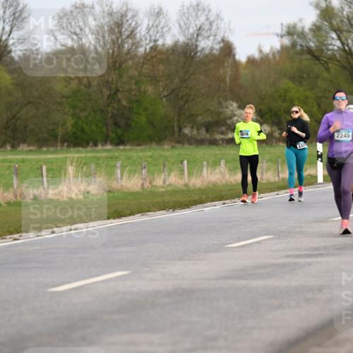 12.04.2026 - 45. Internationalen Wilhelmsburger Insellauf Dr. Thomas Lammeyer http://msf.ph/oto/9436799 12.04.2026 09:28:46 Laufen 4485, 5616, 232, 2245, 2342, 2244 meine-sportfotos.de