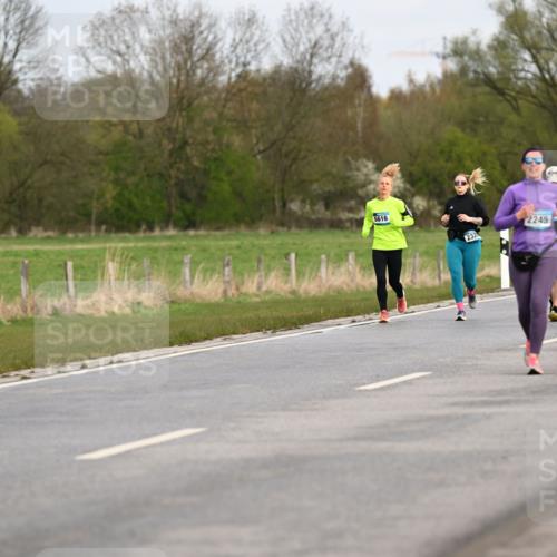 12.04.2026 - 45. Internationalen Wilhelmsburger Insellauf Dr. Thomas Lammeyer http://msf.ph/oto/9436800 12.04.2026 09:28:46 Laufen 4485, 5616, 232, 2245, 234, 2244, 109 meine-sportfotos.de