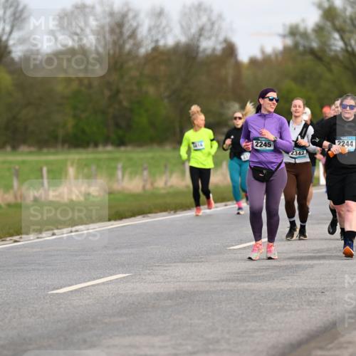 12.04.2026 - 45. Internationalen Wilhelmsburger Insellauf Dr. Thomas Lammeyer http://msf.ph/oto/9436813 12.04.2026 09:28:49 Laufen 7616, 2245, 2342, 2244, 3690 meine-sportfotos.de