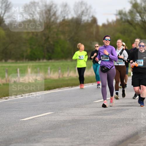 12.04.2026 - 45. Internationalen Wilhelmsburger Insellauf Dr. Thomas Lammeyer http://msf.ph/oto/9436814 12.04.2026 09:28:49 Laufen 2245, 4342, 2244, 3690 meine-sportfotos.de