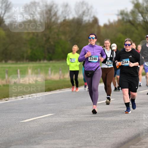 12.04.2026 - 45. Internationalen Wilhelmsburger Insellauf Dr. Thomas Lammeyer http://msf.ph/oto/9436820 12.04.2026 09:28:50 Laufen 2245, 2244, 3690, 2342 meine-sportfotos.de