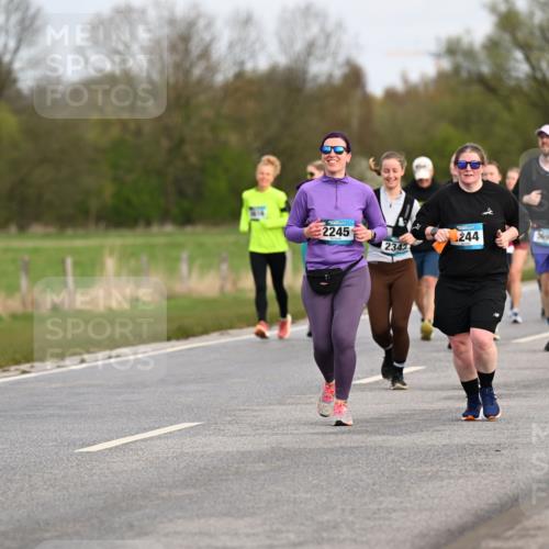 12.04.2026 - 45. Internationalen Wilhelmsburger Insellauf Dr. Thomas Lammeyer http://msf.ph/oto/9436821 12.04.2026 09:28:50 Laufen 2245, 244, 690, 2342 meine-sportfotos.de