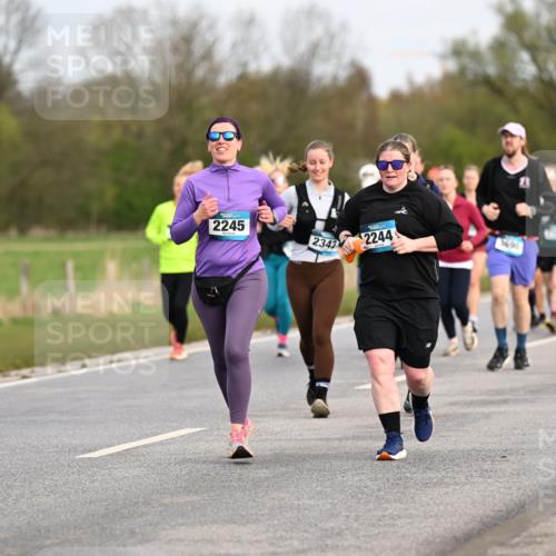 12.04.2026 - 45. Internationalen Wilhelmsburger Insellauf Dr. Thomas Lammeyer http://msf.ph/oto/9436829 12.04.2026 09:28:51 Laufen 2245, 2342, 2244, 3690 meine-sportfotos.de