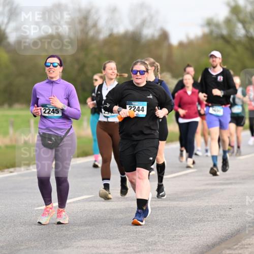 12.04.2026 - 45. Internationalen Wilhelmsburger Insellauf Dr. Thomas Lammeyer http://msf.ph/oto/9436833 12.04.2026 09:28:52 Laufen 2245, 21, 23, 2244 meine-sportfotos.de