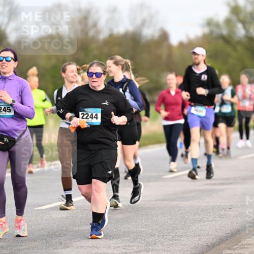 12.04.2026 - 45. Internationalen Wilhelmsburger Insellauf Dr. Thomas Lammeyer http://msf.ph/oto/9436837 12.04.2026 09:28:53 Laufen 2245, 2244 meine-sportfotos.de