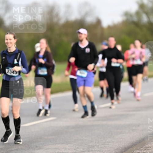 12.04.2026 - 45. Internationalen Wilhelmsburger Insellauf Dr. Thomas Lammeyer http://msf.ph/oto/9436850 12.04.2026 09:28:55 Laufen 244, 2343 meine-sportfotos.de