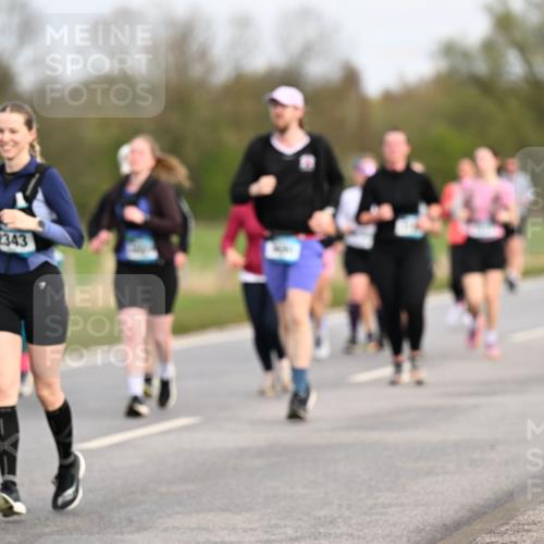 12.04.2026 - 45. Internationalen Wilhelmsburger Insellauf Dr. Thomas Lammeyer http://msf.ph/oto/9436851 12.04.2026 09:28:55 Laufen 44, 2343 meine-sportfotos.de