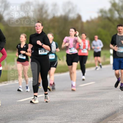 12.04.2026 - 45. Internationalen Wilhelmsburger Insellauf Dr. Thomas Lammeyer http://msf.ph/oto/9436870 12.04.2026 09:28:59 Laufen 2, 3690, 4136, 2514, 3096 meine-sportfotos.de