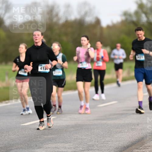 12.04.2026 - 45. Internationalen Wilhelmsburger Insellauf Dr. Thomas Lammeyer http://msf.ph/oto/9436872 12.04.2026 09:28:59 Laufen 2, 3690, 3000, 413 meine-sportfotos.de
