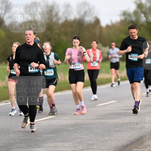 12.04.2026 - 45. Internationalen Wilhelmsburger Insellauf Dr. Thomas Lammeyer http://msf.ph/oto/9436873 12.04.2026 09:28:59 Laufen 4136, 2109, 2518, 3421, 309 meine-sportfotos.de