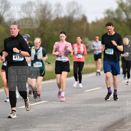 12.04.2026 - 45. Internationalen Wilhelmsburger Insellauf Dr. Thomas Lammeyer http://msf.ph/oto/9436875 12.04.2026 09:29:00 Laufen 4136, 2109, 2518, 3421, 309 meine-sportfotos.de
