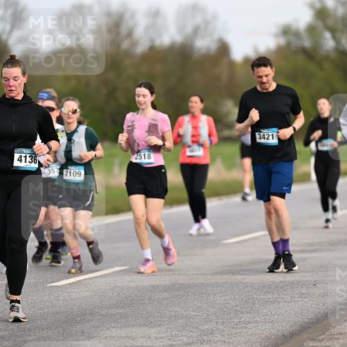 12.04.2026 - 45. Internationalen Wilhelmsburger Insellauf Dr. Thomas Lammeyer http://msf.ph/oto/9436878 12.04.2026 09:29:00 Laufen 4136, 35, 2109, 2518, 3421, 309 meine-sportfotos.de