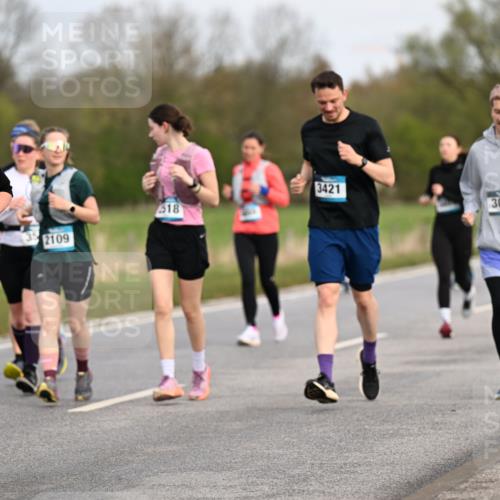 12.04.2026 - 45. Internationalen Wilhelmsburger Insellauf Dr. Thomas Lammeyer http://msf.ph/oto/9436882 12.04.2026 09:29:01 Laufen 4136, 2109, 518, 3421, 309 meine-sportfotos.de