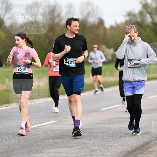 12.04.2026 - 45. Internationalen Wilhelmsburger Insellauf Dr. Thomas Lammeyer http://msf.ph/oto/9436890 12.04.2026 09:29:02 Laufen 2518, 2109, 3421, 30, 2 meine-sportfotos.de