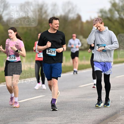 12.04.2026 - 45. Internationalen Wilhelmsburger Insellauf Dr. Thomas Lammeyer http://msf.ph/oto/9436891 12.04.2026 09:29:02 Laufen 2518, 2109, 565, 3421, 300, 232 meine-sportfotos.de