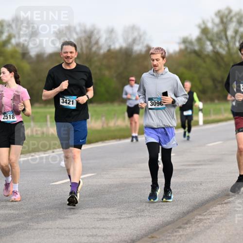 12.04.2026 - 45. Internationalen Wilhelmsburger Insellauf Dr. Thomas Lammeyer http://msf.ph/oto/9436894 12.04.2026 09:29:03 Laufen 2518, 2109, 3421, 3096, 2322 meine-sportfotos.de