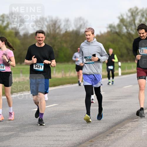 12.04.2026 - 45. Internationalen Wilhelmsburger Insellauf Dr. Thomas Lammeyer http://msf.ph/oto/9436895 12.04.2026 09:29:03 Laufen 2109, 2518, 3421, 3090, 23 meine-sportfotos.de