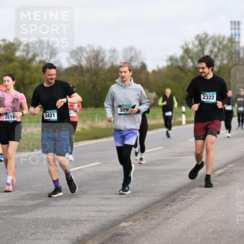 12.04.2026 - 45. Internationalen Wilhelmsburger Insellauf Dr. Thomas Lammeyer http://msf.ph/oto/9436896 12.04.2026 09:29:03 Laufen 2518, 3421, 655, 2109, 3090, 2322 meine-sportfotos.de