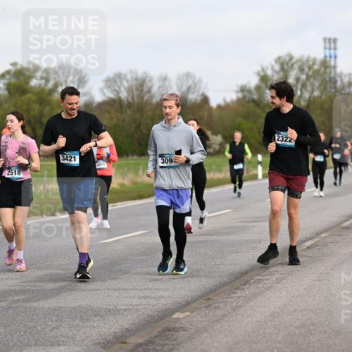 12.04.2026 - 45. Internationalen Wilhelmsburger Insellauf Dr. Thomas Lammeyer http://msf.ph/oto/9436897 12.04.2026 09:29:03 Laufen 2518, 2109, 3421, 5655, 3096, 2322 meine-sportfotos.de