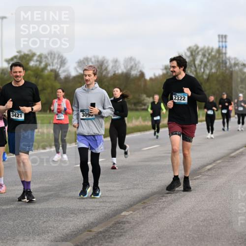 12.04.2026 - 45. Internationalen Wilhelmsburger Insellauf Dr. Thomas Lammeyer http://msf.ph/oto/9436900 12.04.2026 09:29:04 Laufen 3421, 309, 3655, 2518, 2109, 2322 meine-sportfotos.de