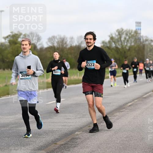 12.04.2026 - 45. Internationalen Wilhelmsburger Insellauf Dr. Thomas Lammeyer http://msf.ph/oto/9436906 12.04.2026 09:29:05 Laufen 3421, 3090, 5851, 2322 meine-sportfotos.de